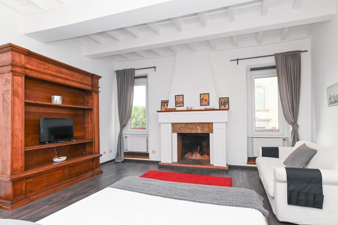 Gorgeous Trastevere Loft On The River Рим Екстериор снимка
