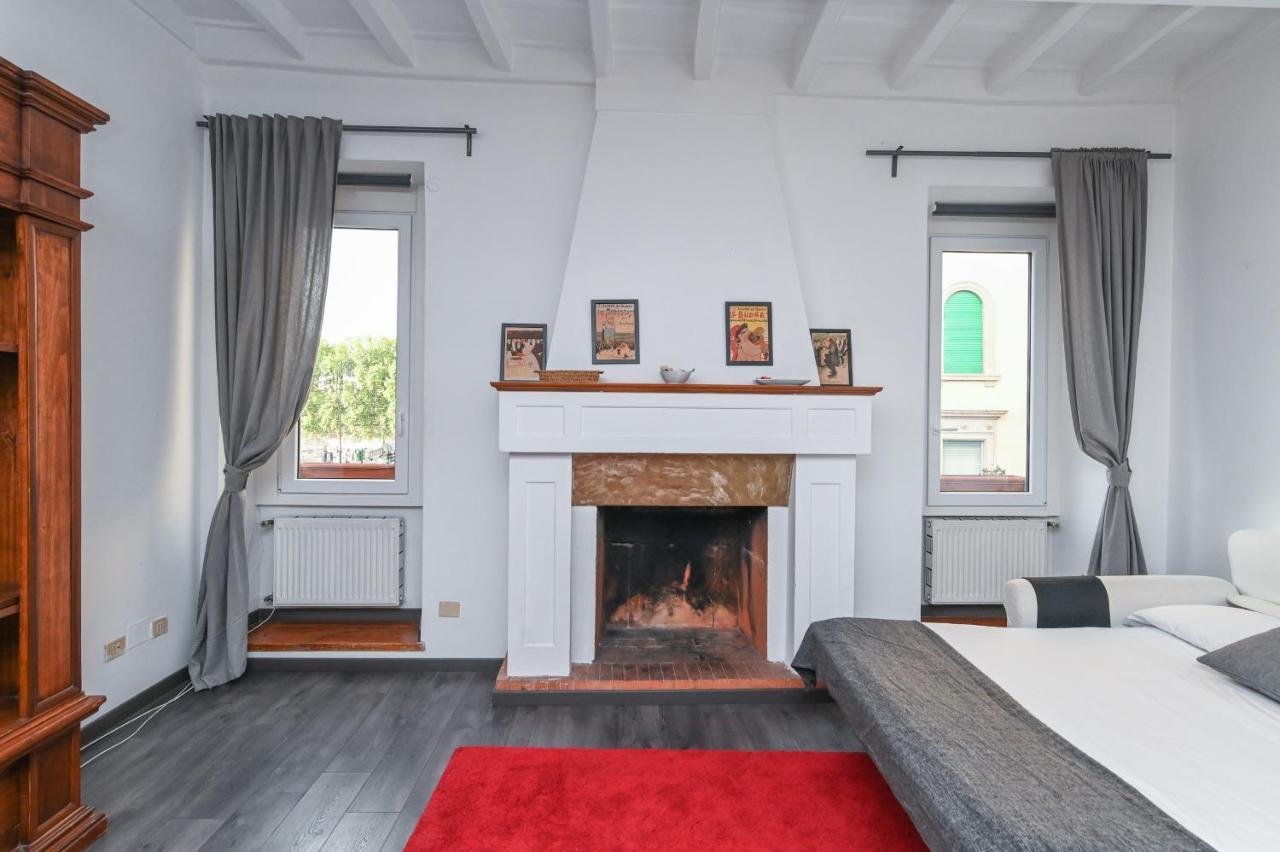 Gorgeous Trastevere Loft On The River Рим Екстериор снимка